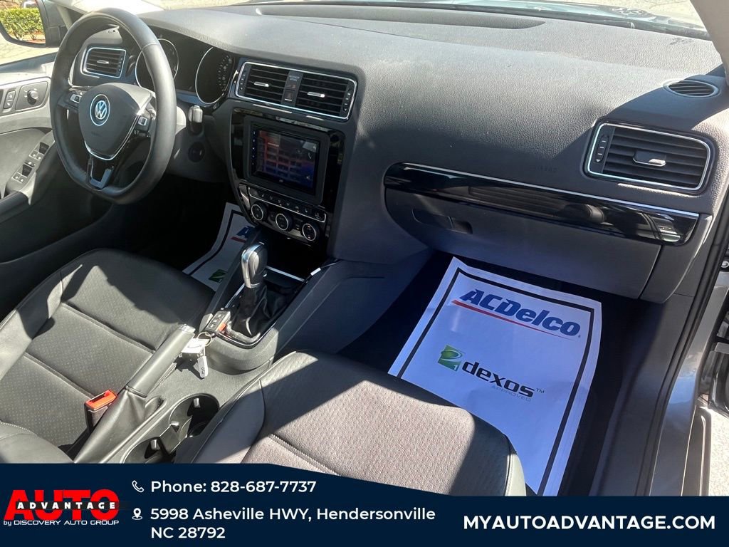 Used 2017 Volkswagen Jetta SEL image 30