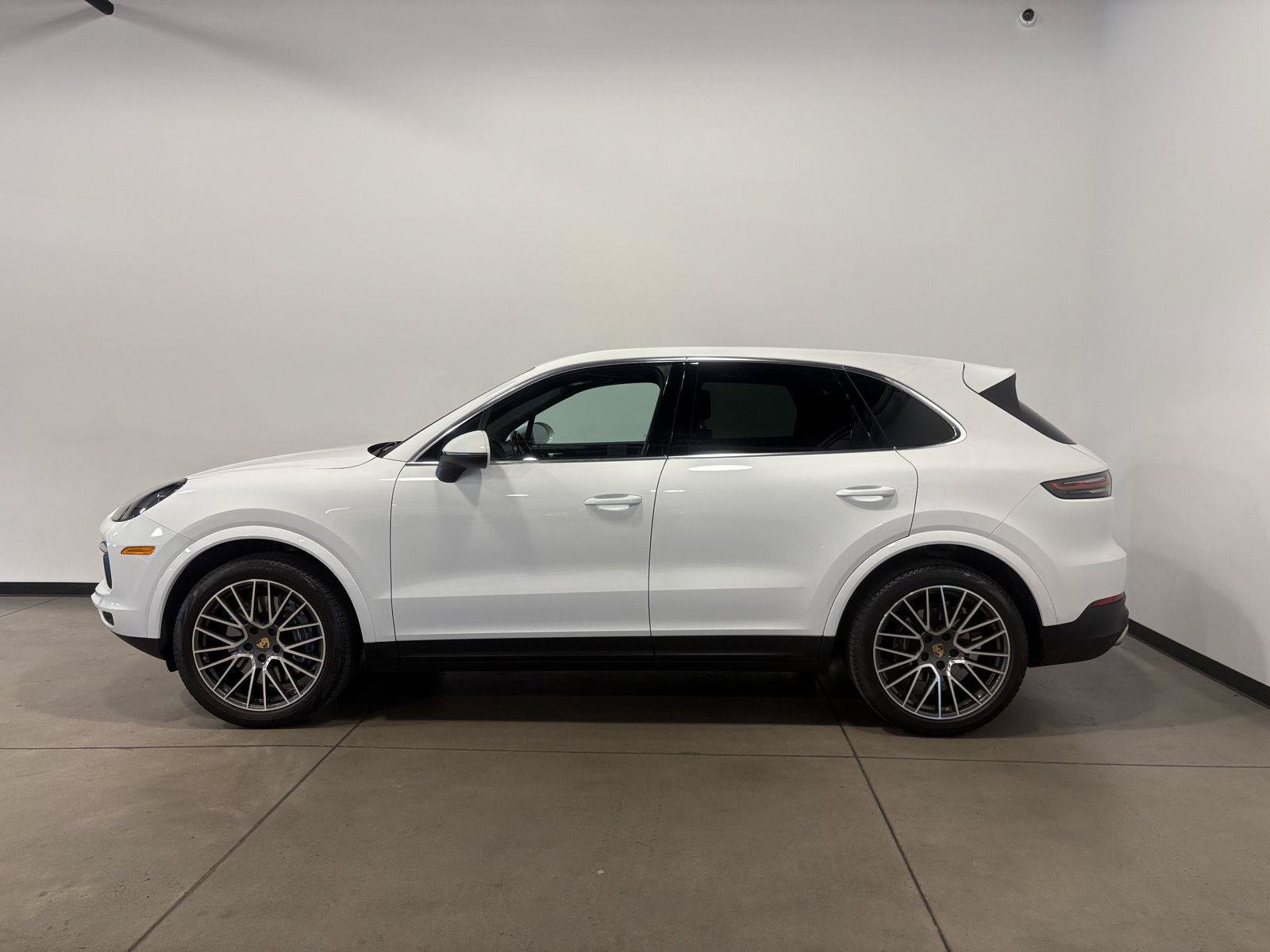 Used 2022 Porsche Cayenne AWD/4WD image 7