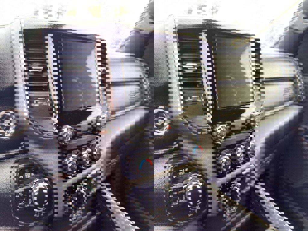 Used 2021 RAM 1500 Big Horn w/ Built-to-serve Edition image 15