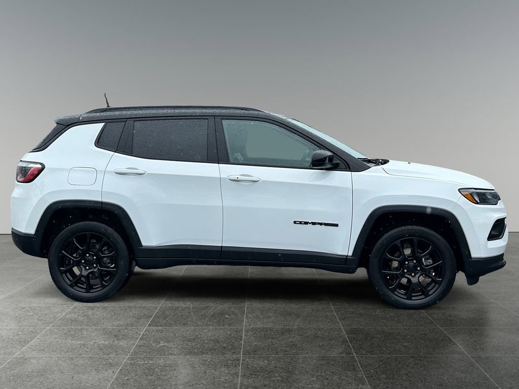 Used 2022 Jeep Compass Altitude image 11