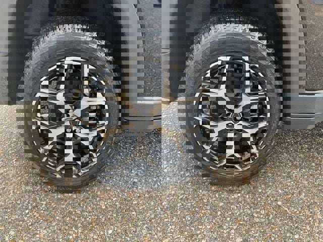 Used 2025 Jeep Compass Limited image 13