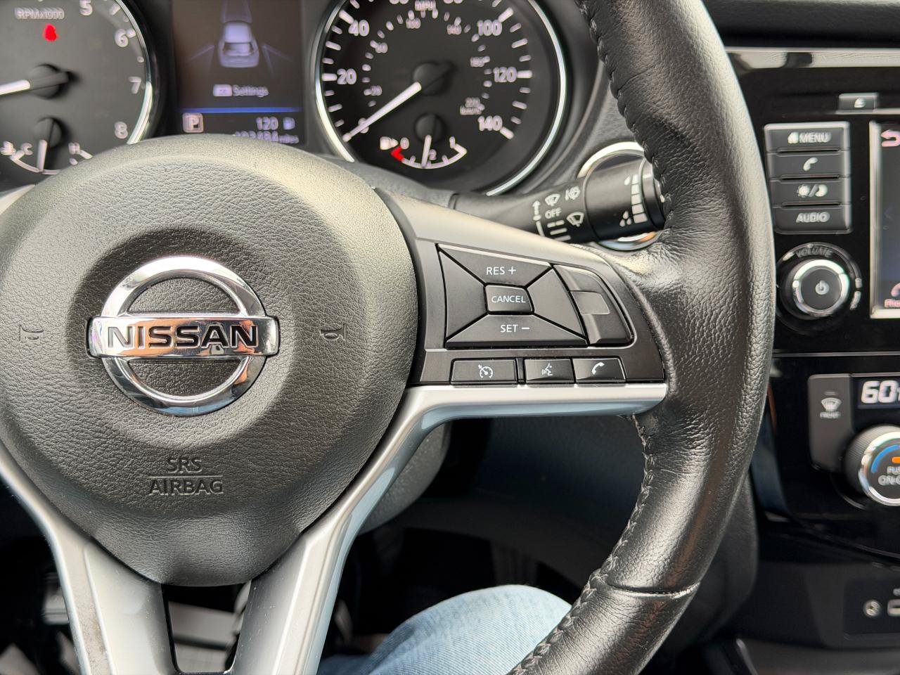 Used 2018 Nissan Rogue SV AWD/4WD image 62