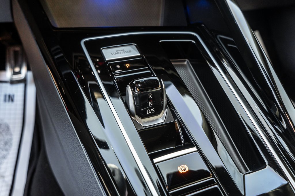 Used 2024 Volkswagen Golf R image 23