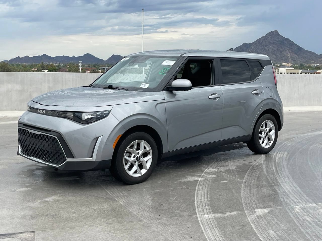 Used 2024 Kia Soul LX w/ Option Group 015 FWD image 4
