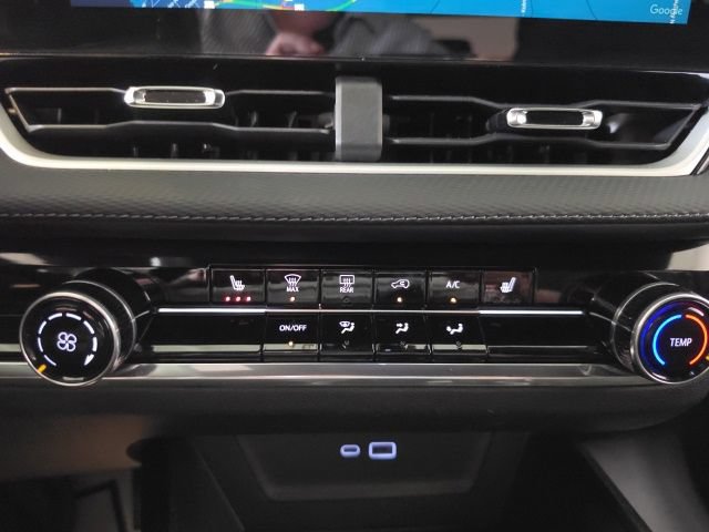 Certified 2025 Chevrolet Equinox LT FWD image 28
