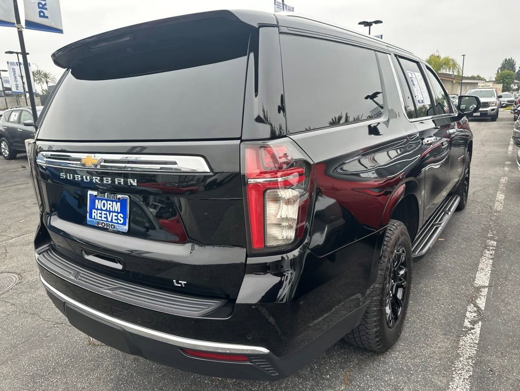 Used 2023 Chevrolet Suburban LT RWD image 5