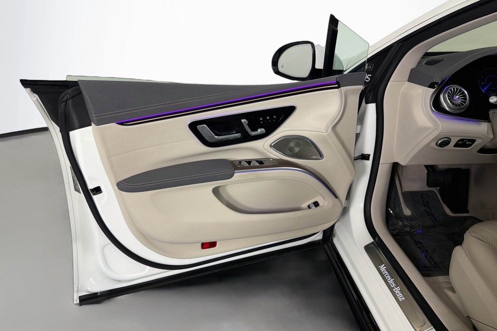 Certified 2023 Mercedes-Benz EQS 580 4MATIC Sedan image 21
