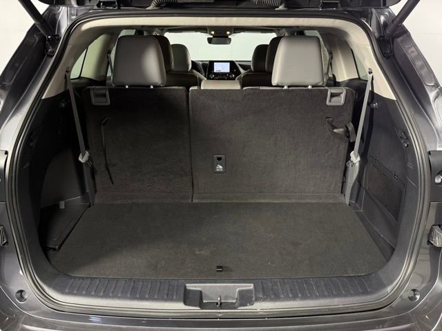 Used 2024 Toyota Highlander XLE image 26
