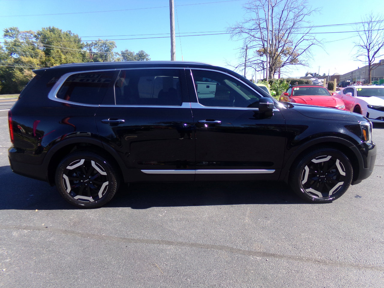 Used 2023 Kia Telluride S w/ S Sunroof Package image 2