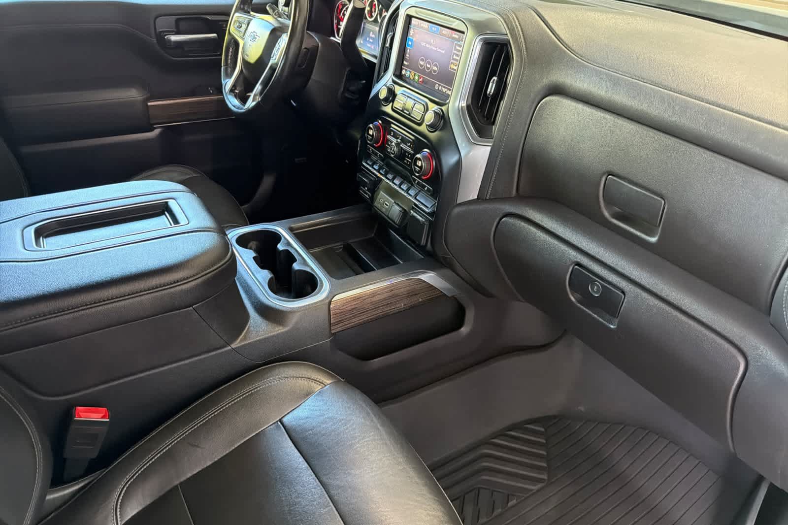 Used 2020 Chevrolet Silverado 1500 RST AWD/4WD image 16