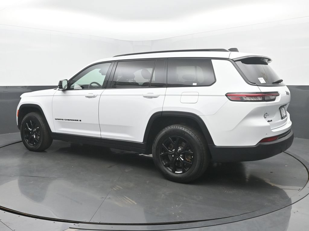 Used 2025 Jeep Grand Cherokee L Laredo AWD/4WD image 8