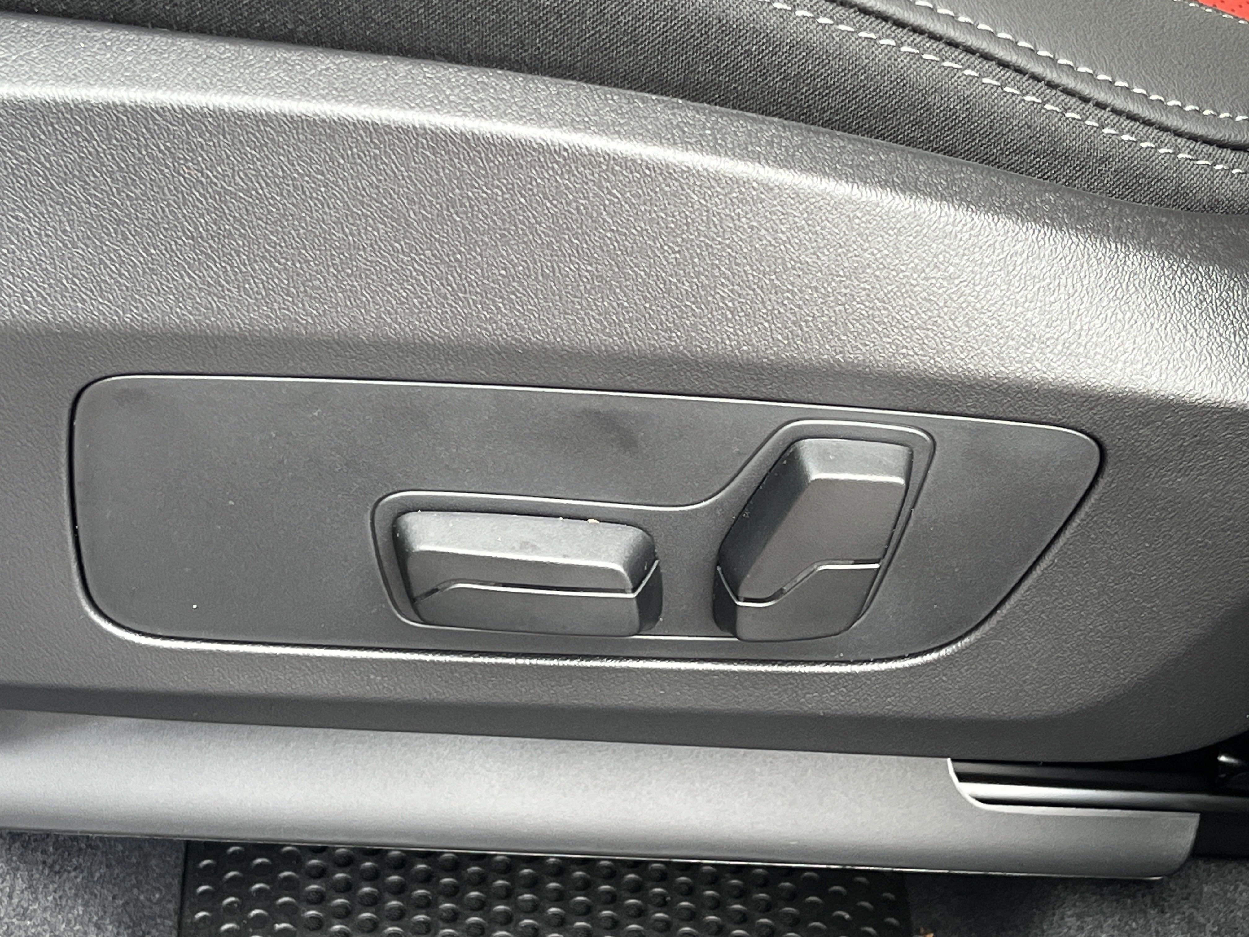 New 2025 BMW X1 xDrive28i w/ Convenience Package image 20