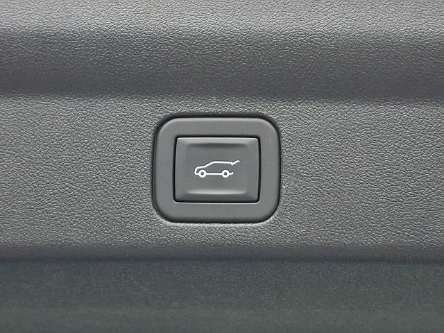 Certified 2025 Cadillac Escalade IQ Luxury 2 w/ LPO, Premium Carpet Package AWD/4WD image 29