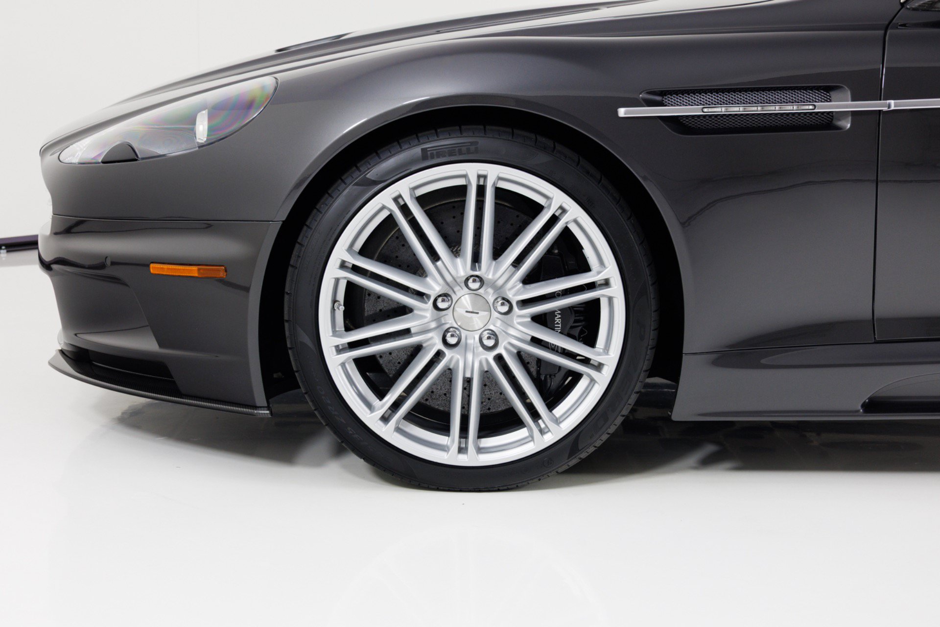 Used 2011 Aston Martin DBS Coupe RWD image 9
