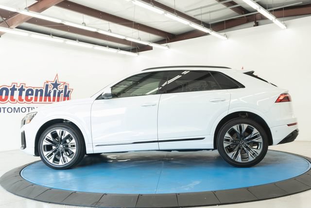 Used 2025 Audi Q8 Premium Plus AWD/4WD image 31
