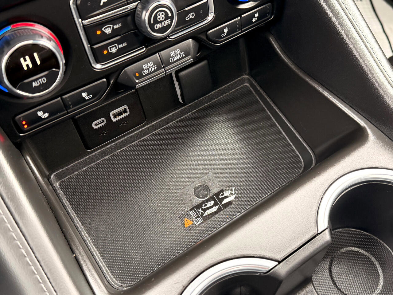 Used 2024 Chevrolet Tahoe Z71 image 23