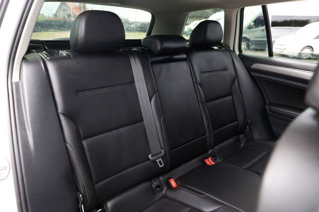 Used 2017 Volkswagen Golf SE FWD image 17