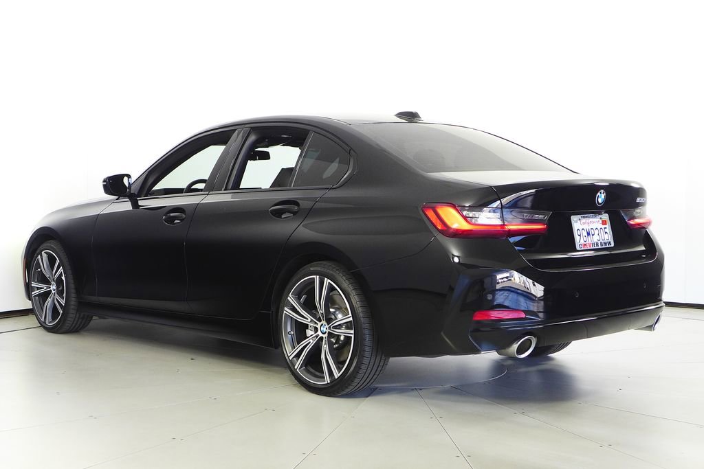 Used 2023 BMW 330i Sedan w/ Driving Assistance Package image 9