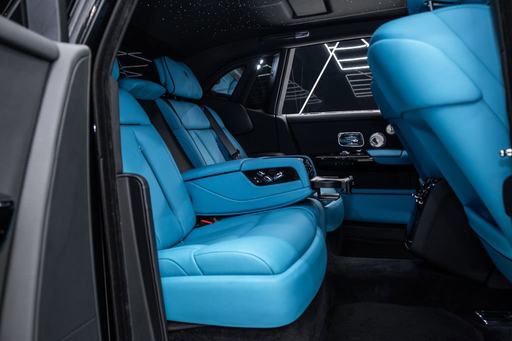 Used 2023 Rolls-Royce Phantom Sedan image 34