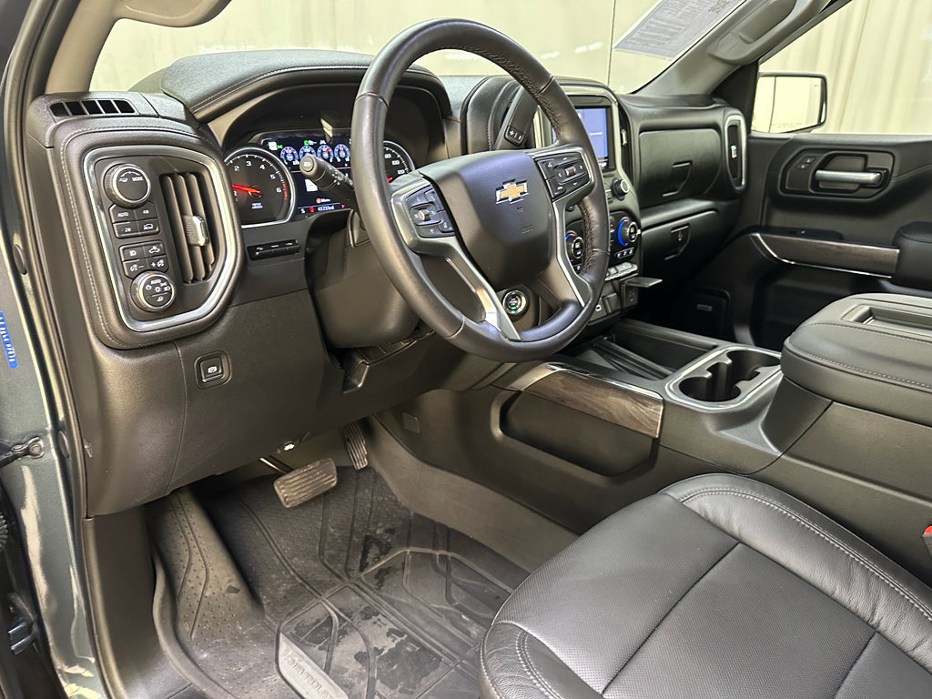 Used 2020 Chevrolet Silverado 1500 LTZ w/ LTZ Plus Package AWD/4WD image 31
