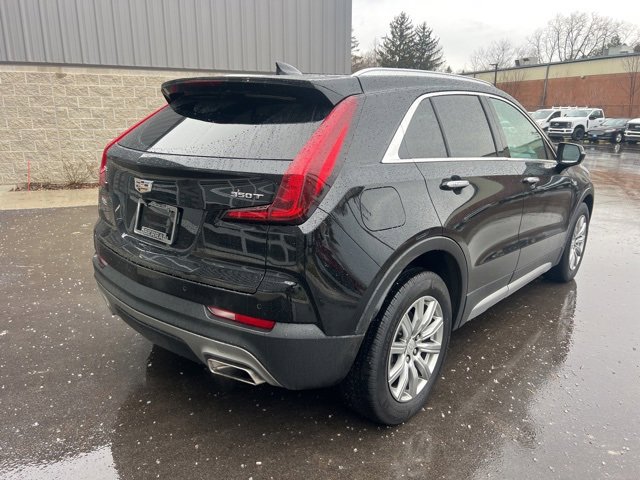 Used 2021 Cadillac XT4 Premium Luxury w/ Cold Weather Package image 5