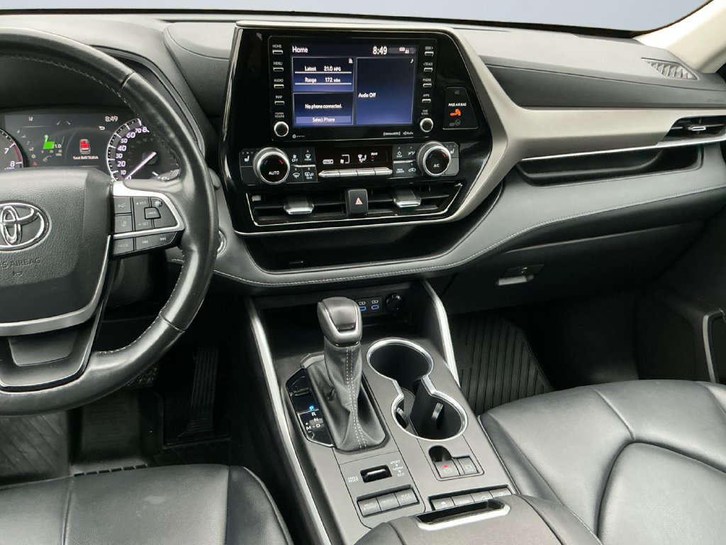 Used 2022 Toyota Highlander XLE AWD/4WD image 12