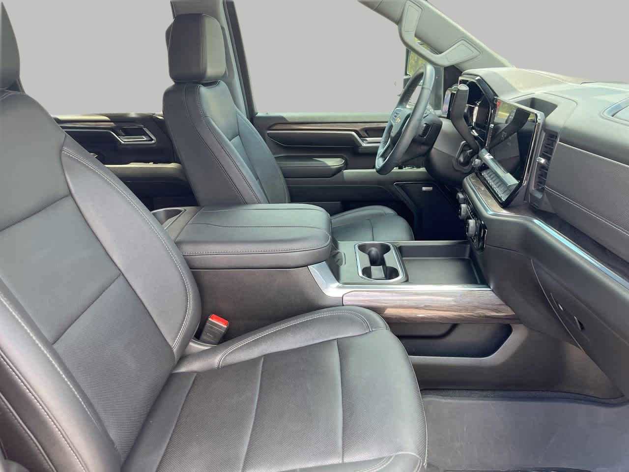 Used 2024 Chevrolet Silverado 2500 LTZ w/ LTZ Plus Package AWD/4WD image 10