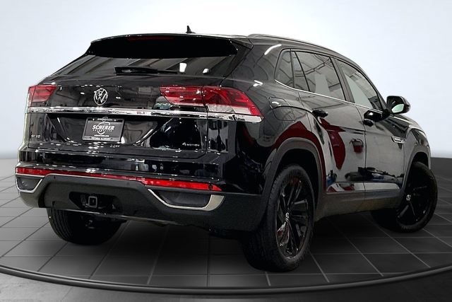 Used 2023 Volkswagen Atlas Cross Sport SE w/ Black Wheel Package AWD/4WD image 2