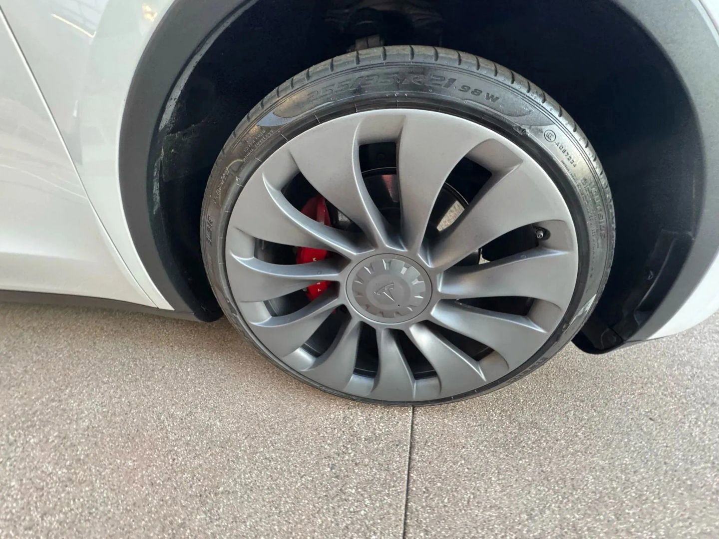 Used 2022 Tesla Model Y Performance image 46