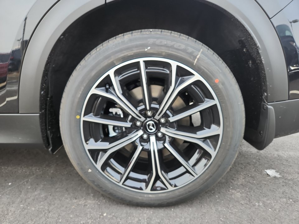 New 2025 MAZDA CX-70 Plug-In Hybrid w/ Premium Plus AWD/4WD image 22