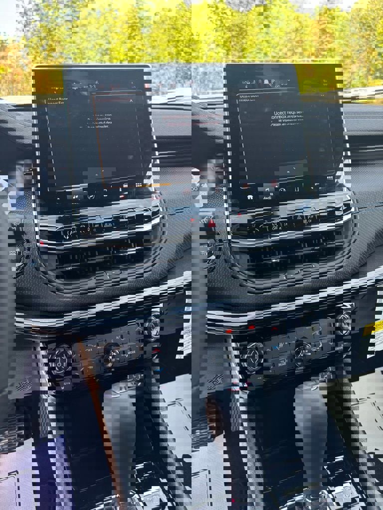 New 2026 Jeep Compass Limited image 12