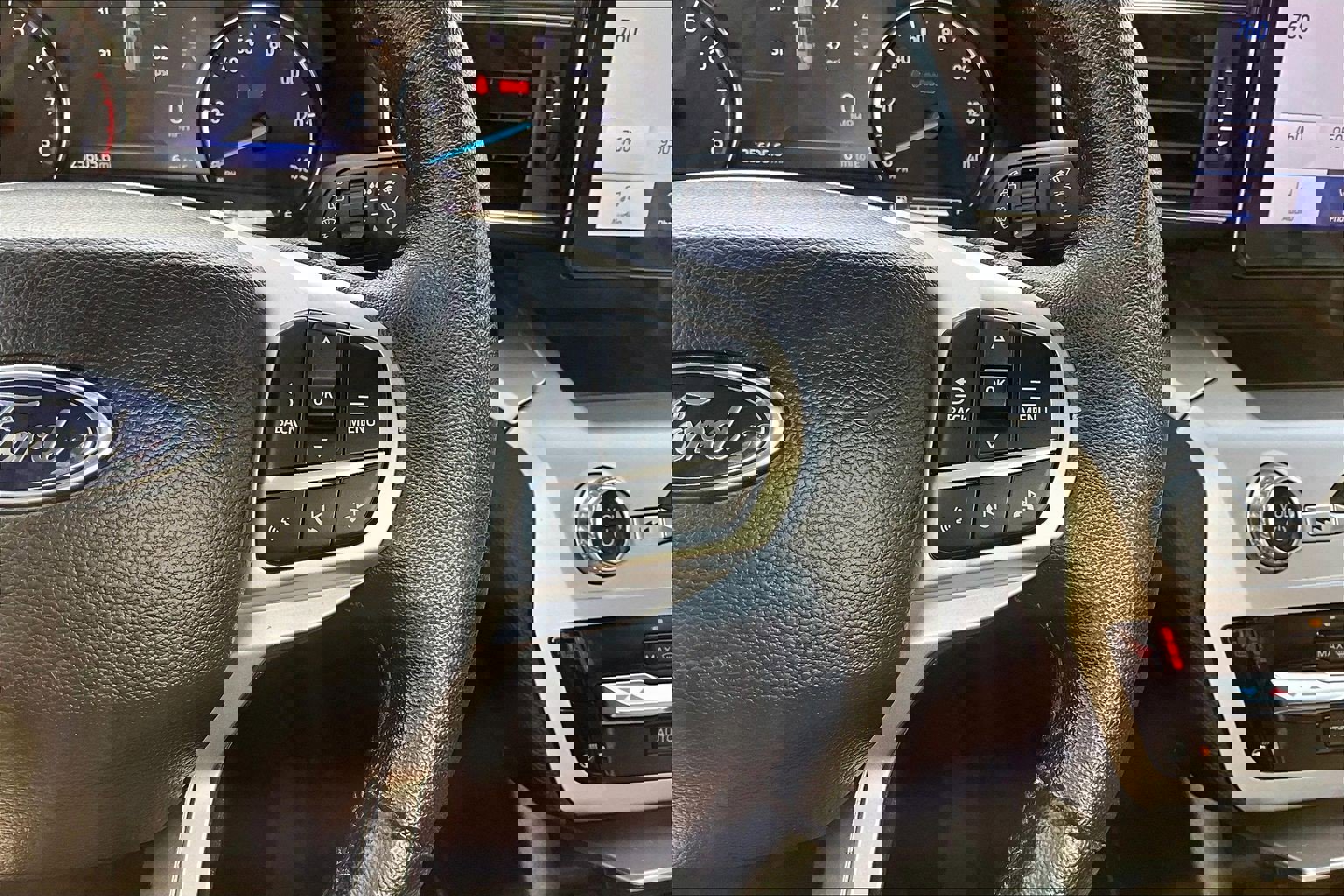 Used 2022 Ford Explorer XLT w/ Equipment Group 202A image 24