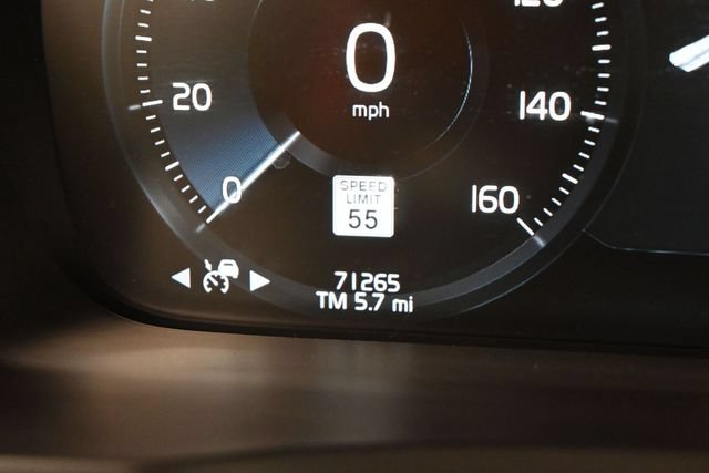Used 2022 Volvo XC90 T5 Momentum AWD/4WD image 16