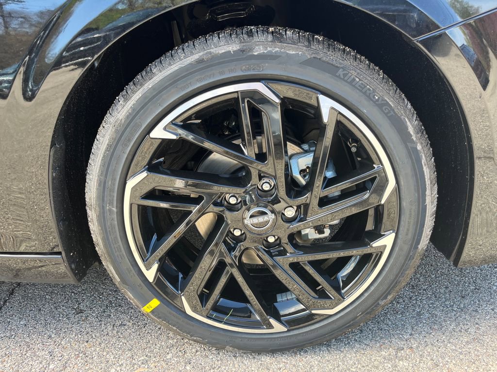 New 2026 Nissan Sentra SR w/ SR Premium Package FWD image 11