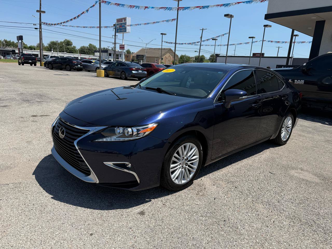 Used 2017 Lexus ES 350 w/ Premium Package FWD image 2