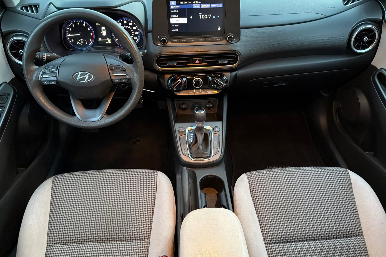Used 2022 Hyundai Kona SE image 18