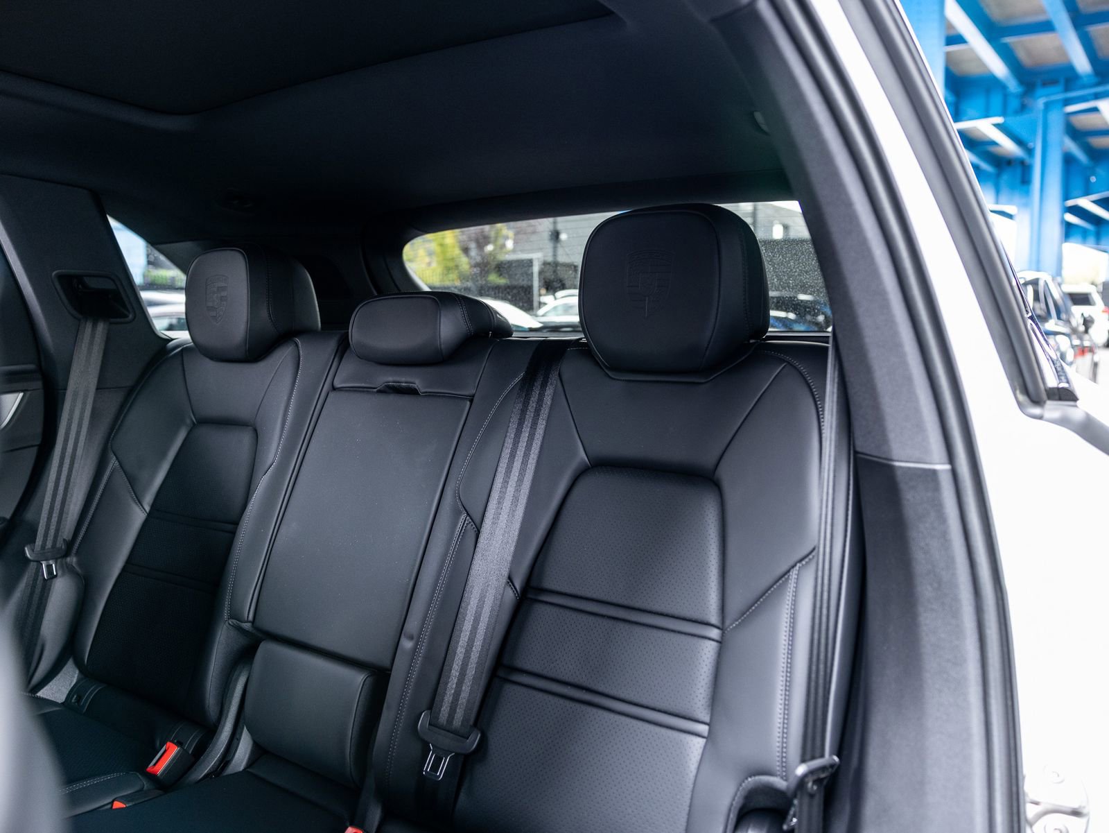 Certified 2025 Porsche Cayenne image 30