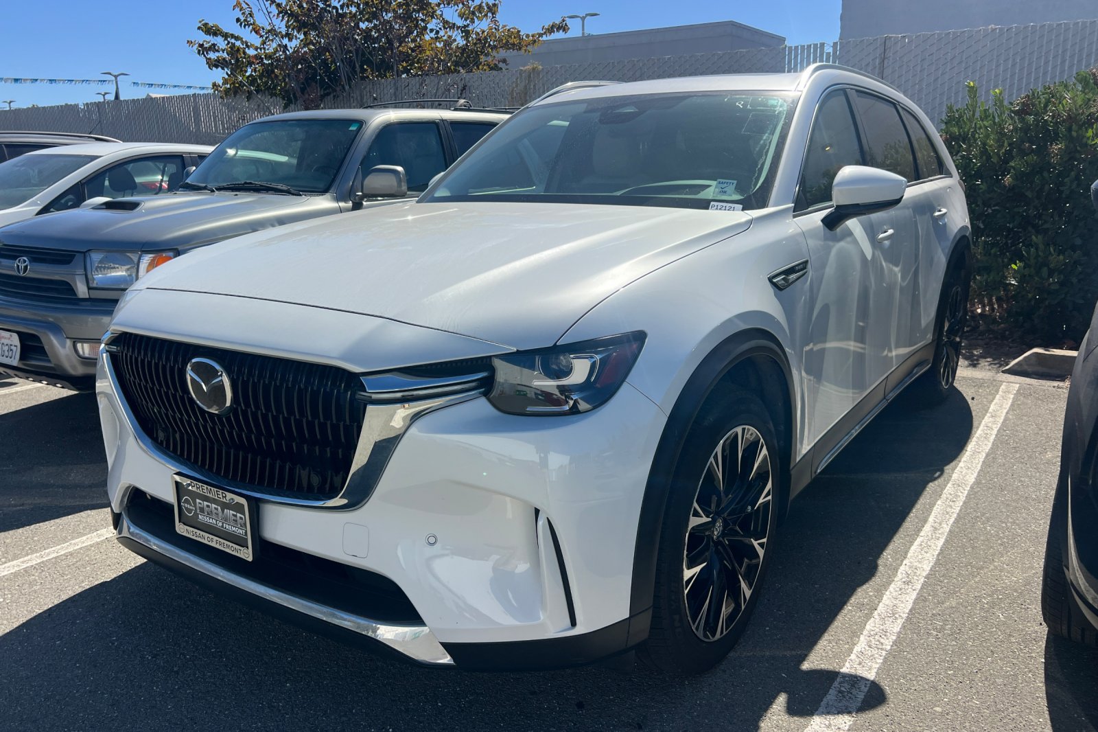 Used 2024 MAZDA CX-90 Plug-In Hybrid w/ Premium Pkg AWD/4WD image 2
