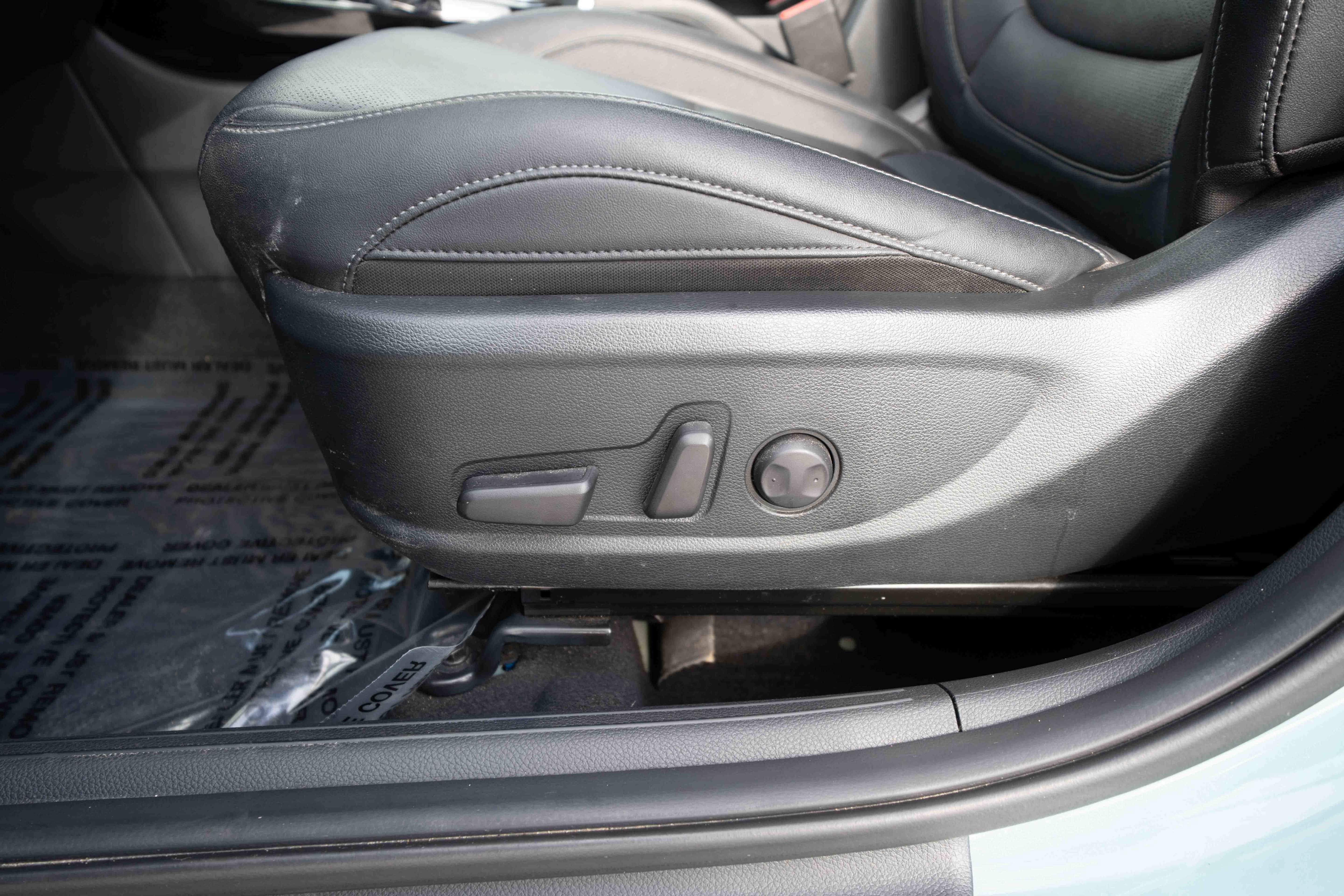 Used 2024 Kia Seltos EX FWD image 12
