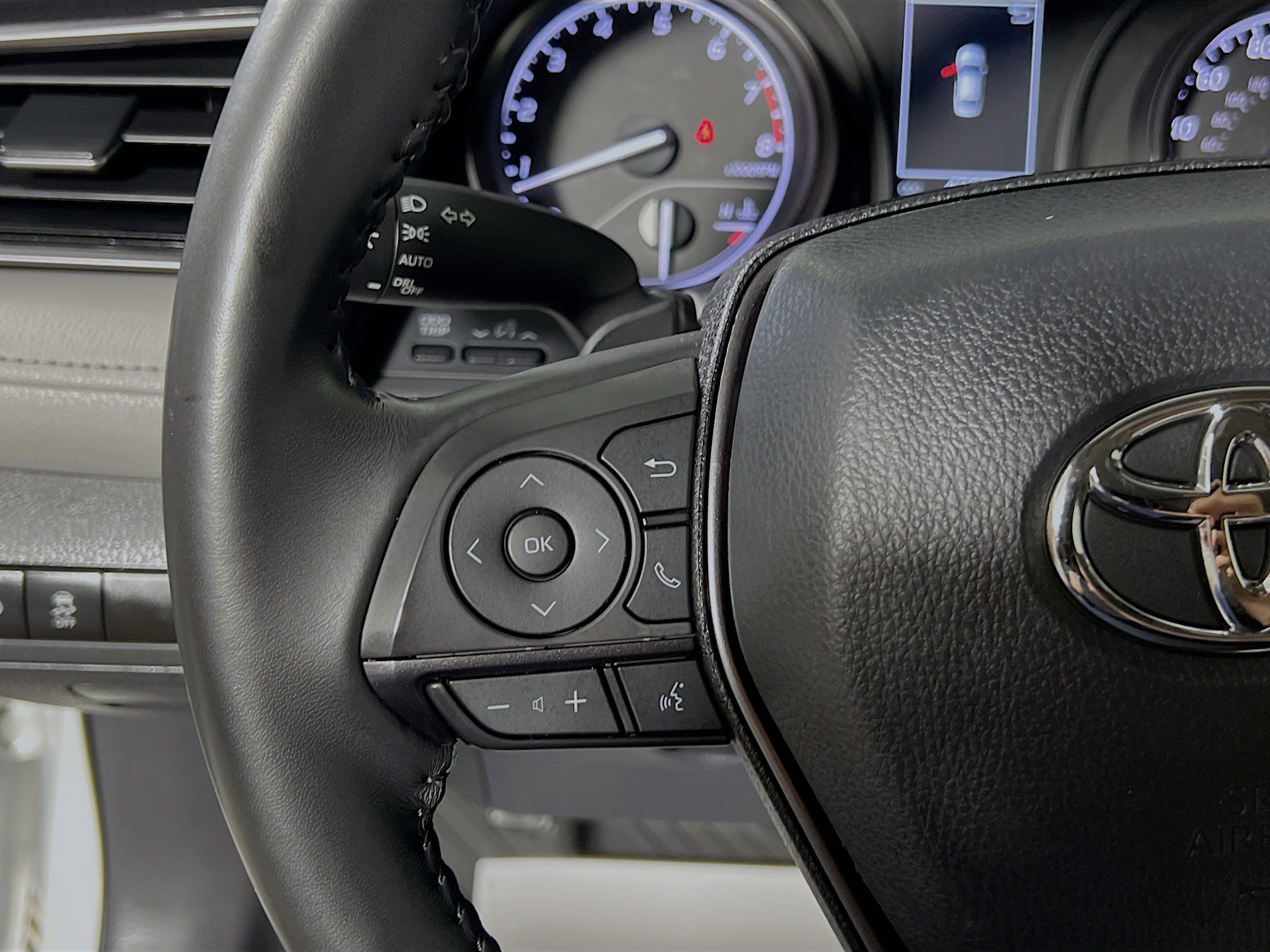 Used 2024 Toyota Camry SE FWD image 19