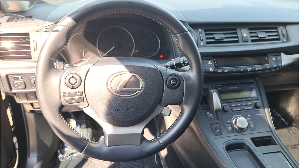 Used 2014 Lexus CT 200h FWD image 16