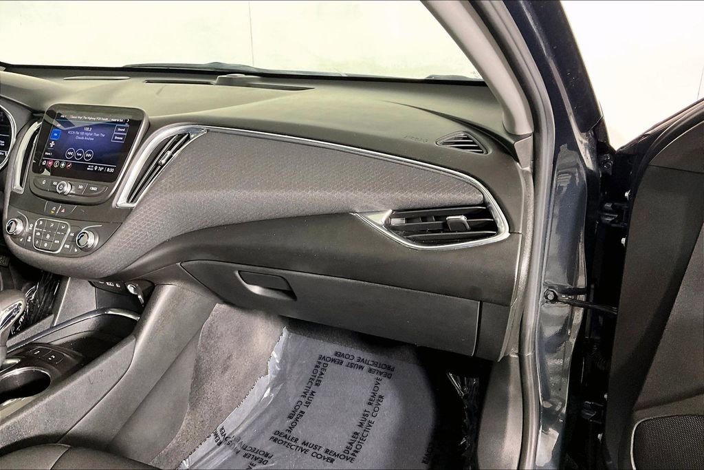 Used 2021 Chevrolet Malibu LT FWD image 15