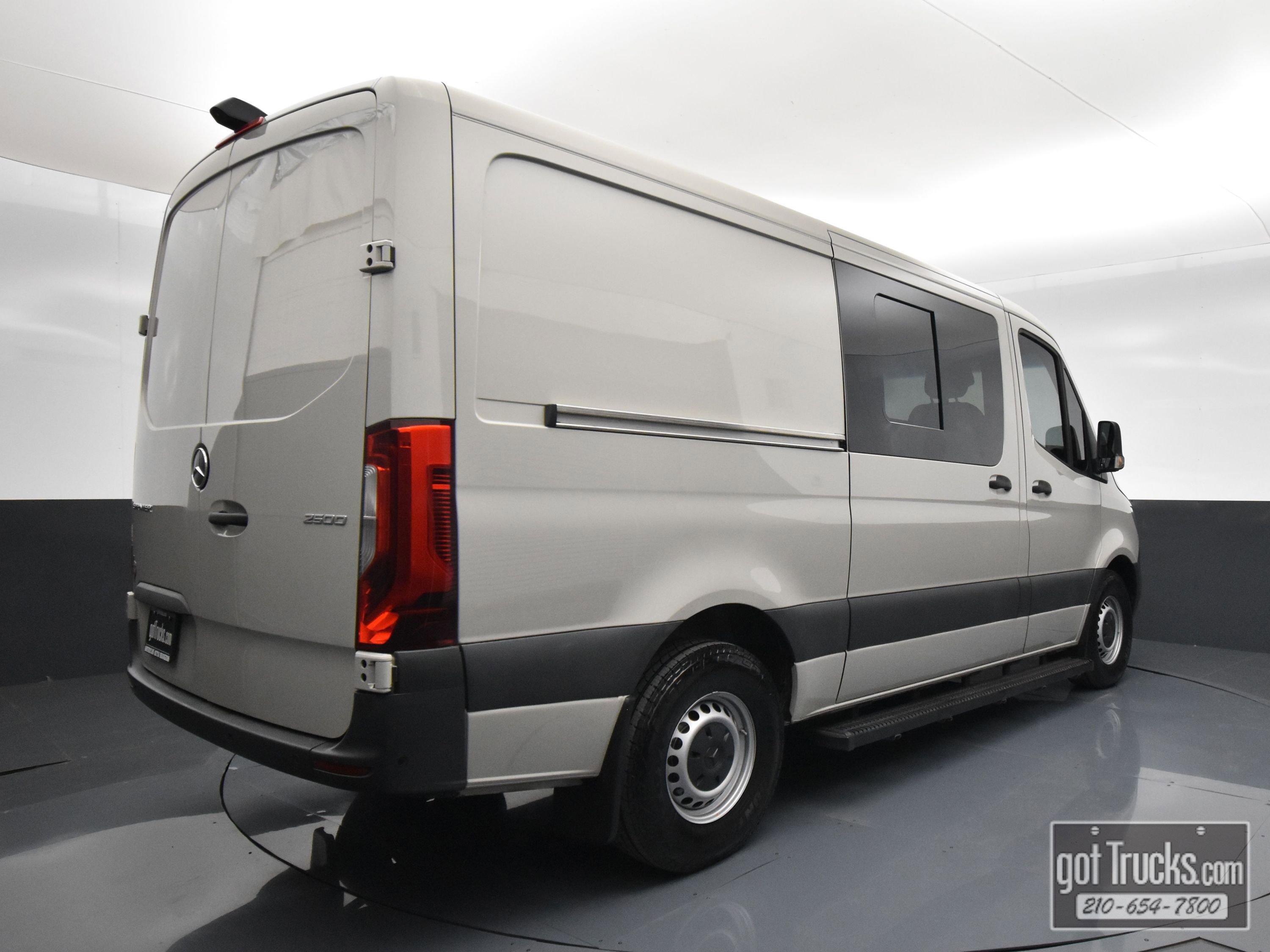 Used 2022 Mercedes-Benz Sprinter 2500 image 42