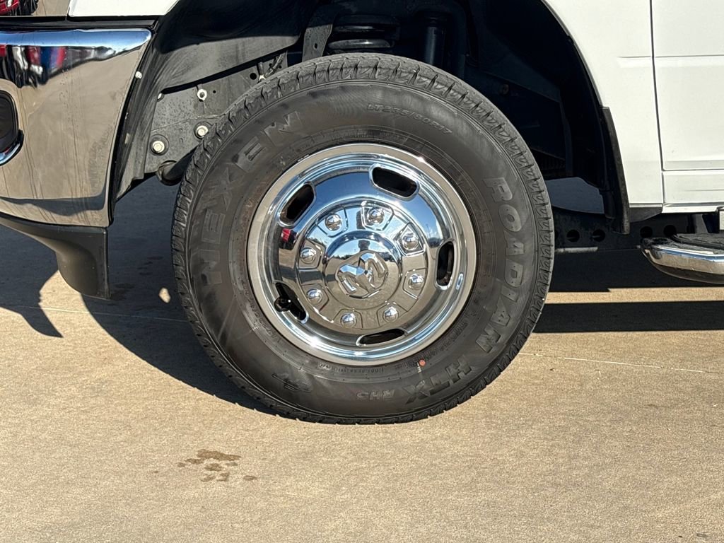Used 2024 RAM 3500 Tradesman w/ Chrome Appearance Group image 31