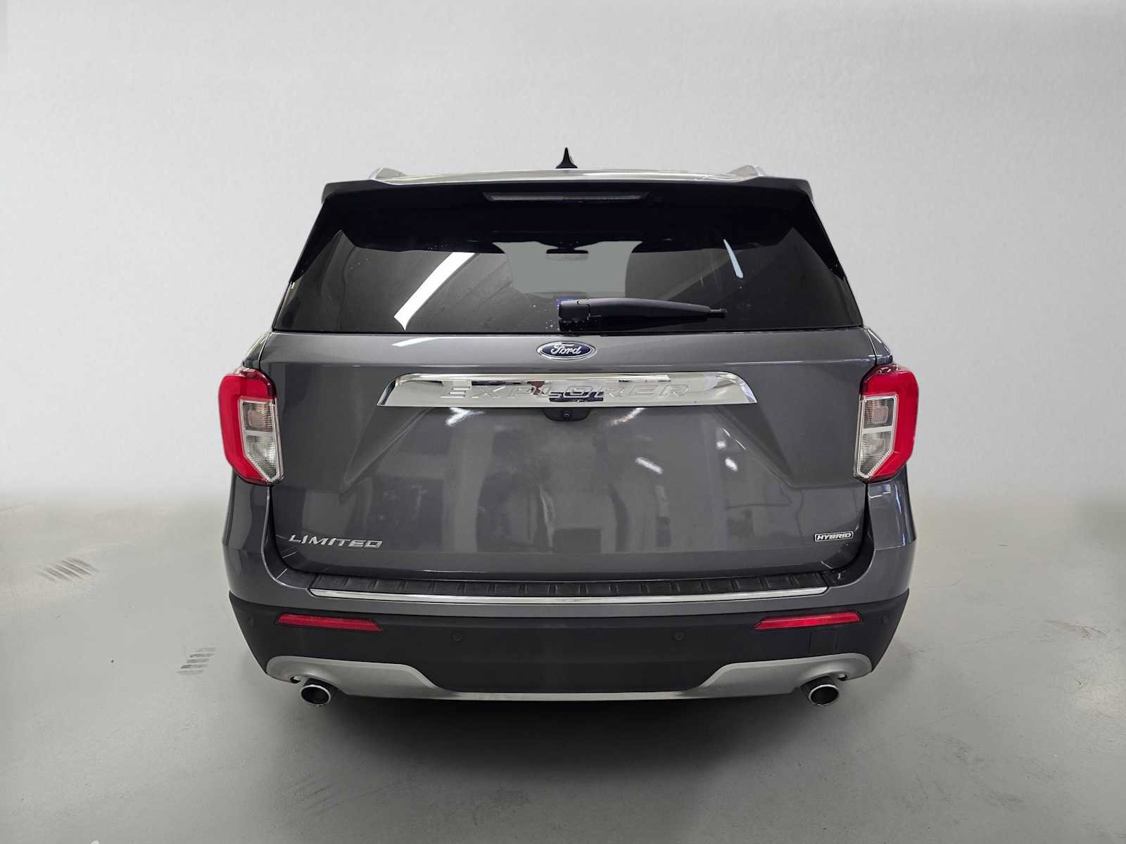 Used 2022 Ford Explorer Limited w/ Hybrid Equipment Group 310A RWD image 4