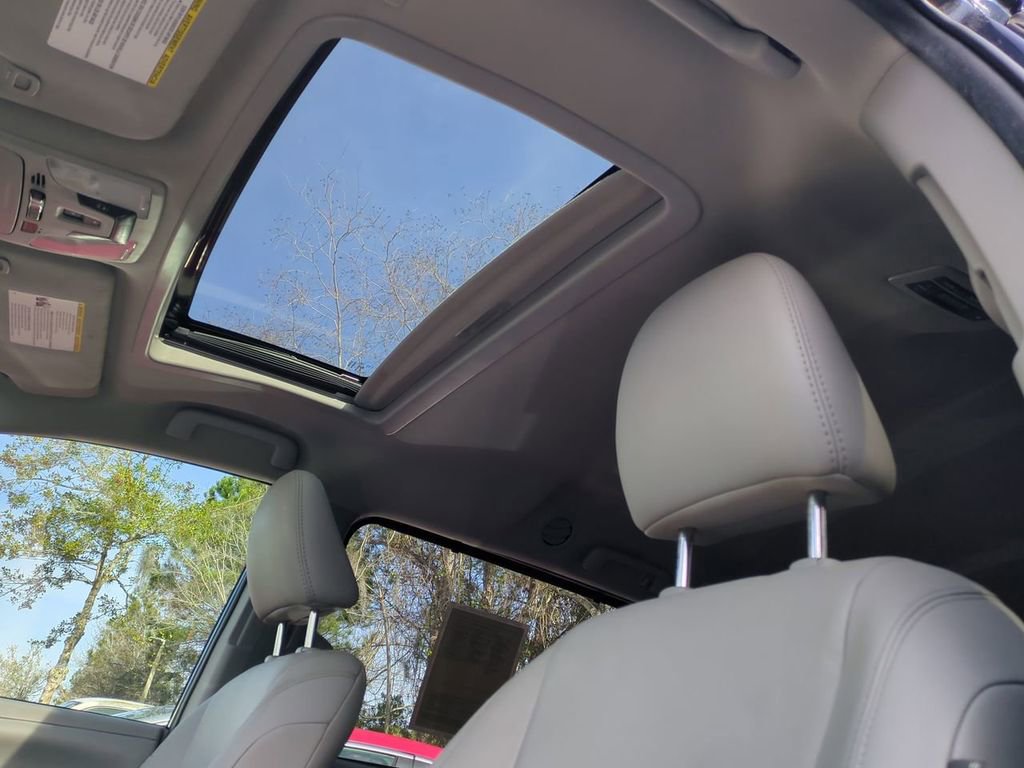 Used 2020 Toyota Sienna Limited image 20