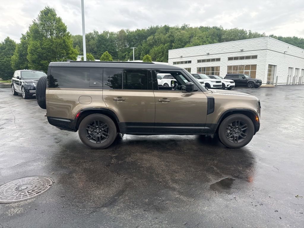 Used 2023 Land Rover Defender 130 X-Dynamic SE AWD/4WD image 6