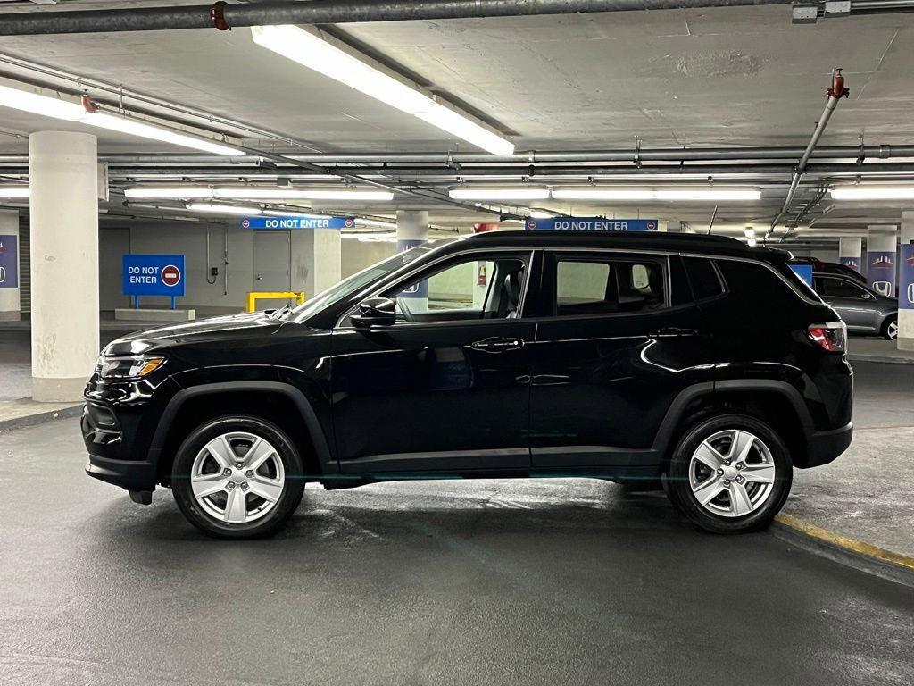 Used 2022 Jeep Compass Latitude image 29