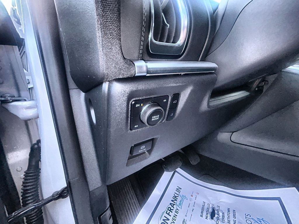 Used 2025 Ford Expedition Platinum image 11