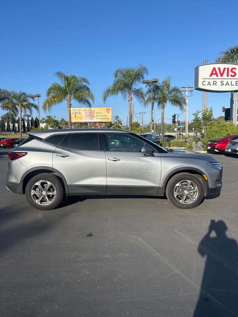 Used 2025 Chevrolet Blazer LT image 4